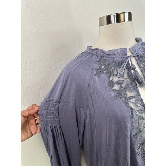 Gimmicks by BKE Embroidered Long Sleeve Tunic Top - Picture 6 of 12